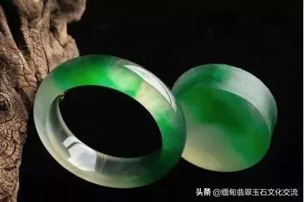 怎么辨别翡翠手镯好坏图解,翡翠手镯好坏最简单方法
