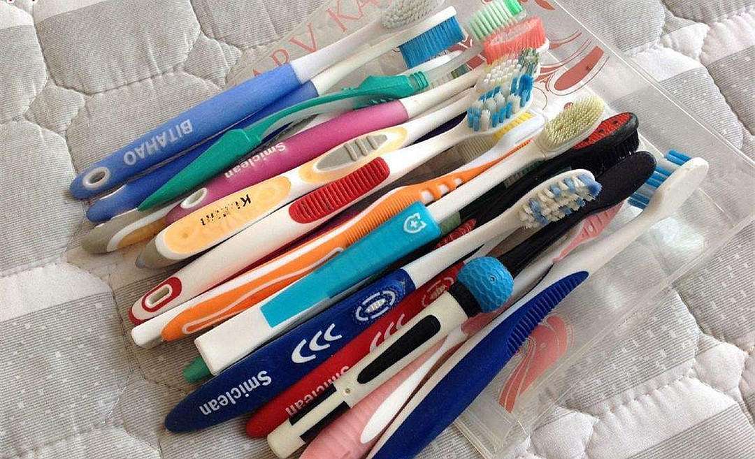 一次性马桶刷家用无死角清洁,废旧牙刷清洁妙用