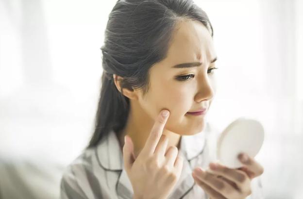 妆容时间久了会暗黄,精致妆容黄黑皮