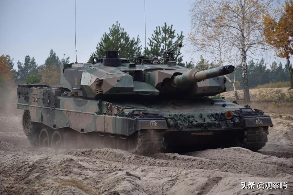 波兰给乌克兰翻修豹式坦克,波兰向乌交付首批翻新豹式坦克