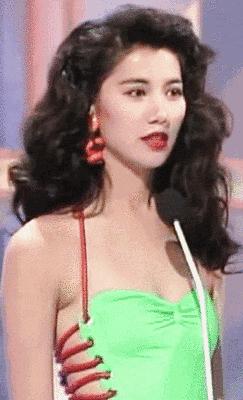 背1万包包去买菜,背十万的包去买菜