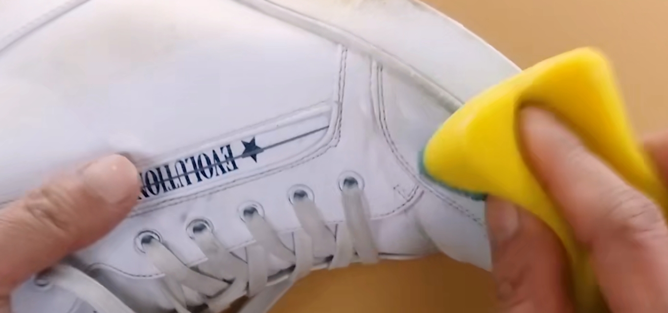 牙膏怎么正确扔掉,牙膏用完先别扔这样用更方便