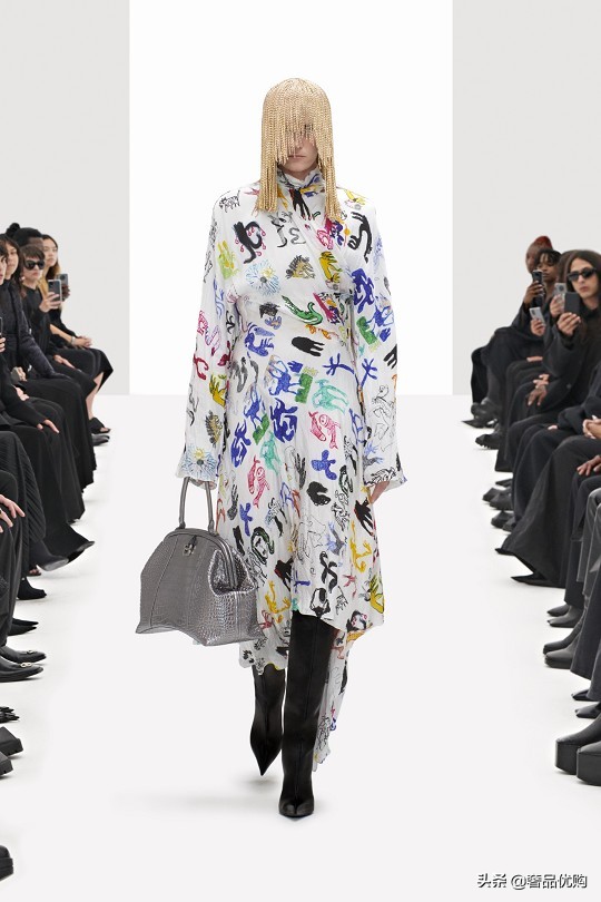 balenciaga克隆秀场,balenciaga21年时装秀