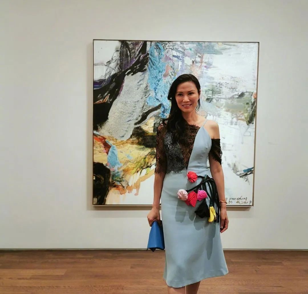 43岁的邓文迪,25岁的邓文迪