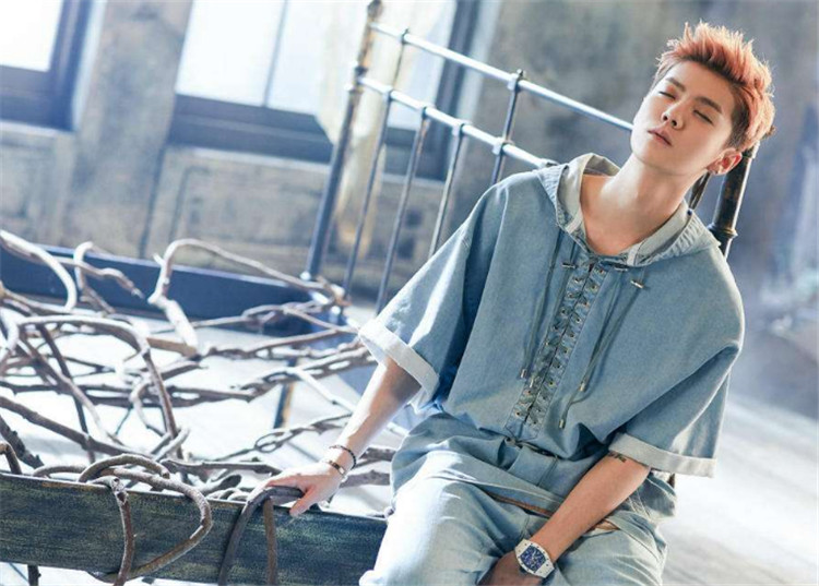 男小腰精,被称为小妖精的男星