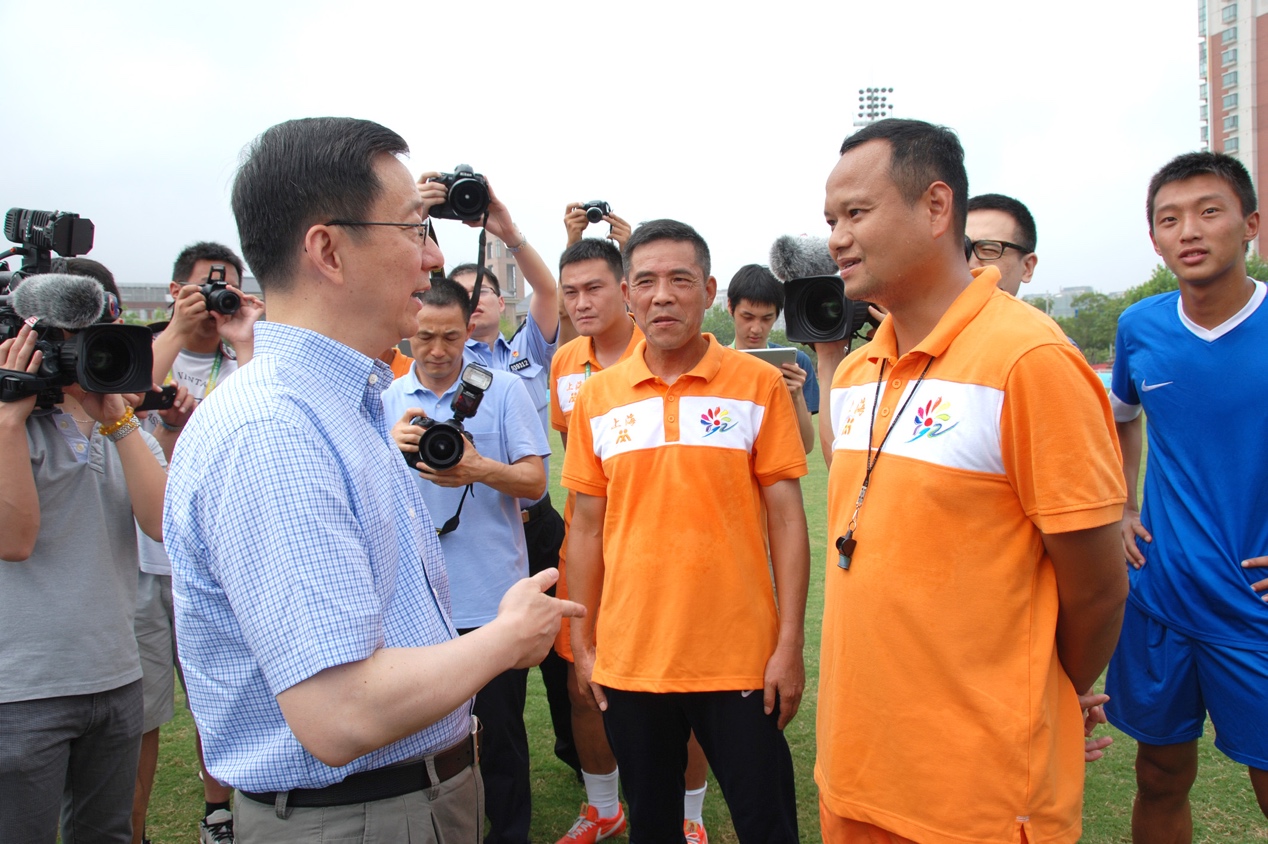 做好人读好书踢好球,做好人读好书