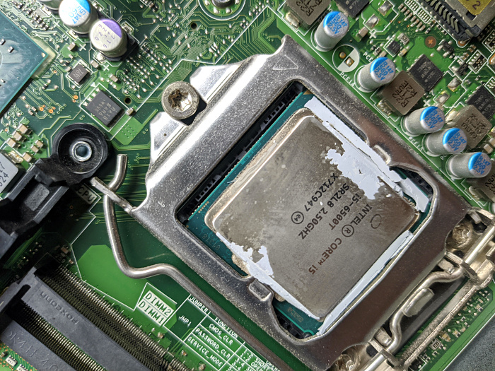 还没有曾经一个光驱大的电脑,东西虽小五脏俱全啊。