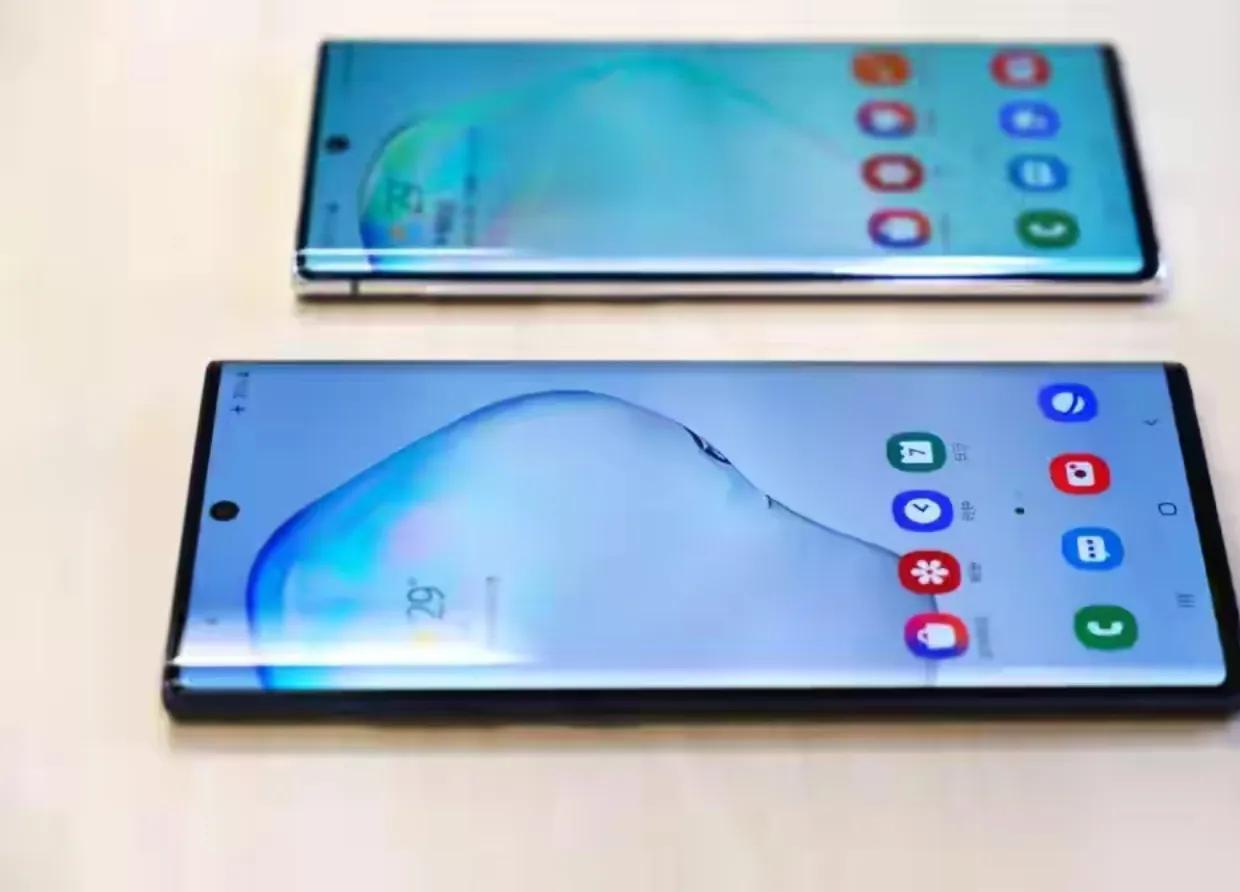 三星手机买折叠屏还是曲面屏,三星曲面折叠屏