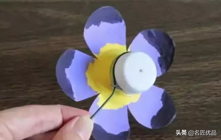 变废为宝矿泉水瓶手工制作机器人,废矿泉水瓶利用手工制作大全图片