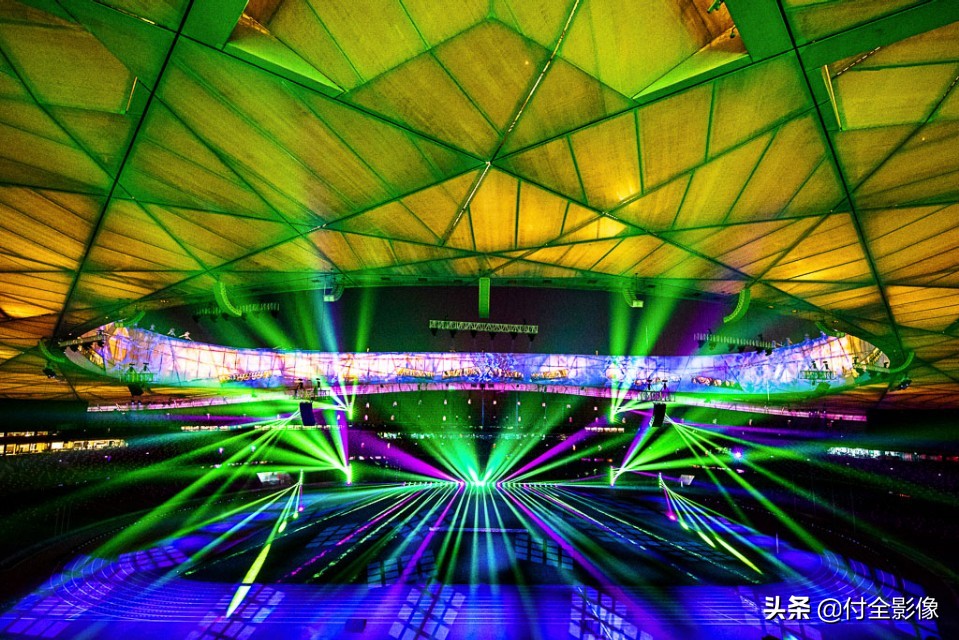 鸟巢沸腾瞬间,鸟巢合唱爱如潮水