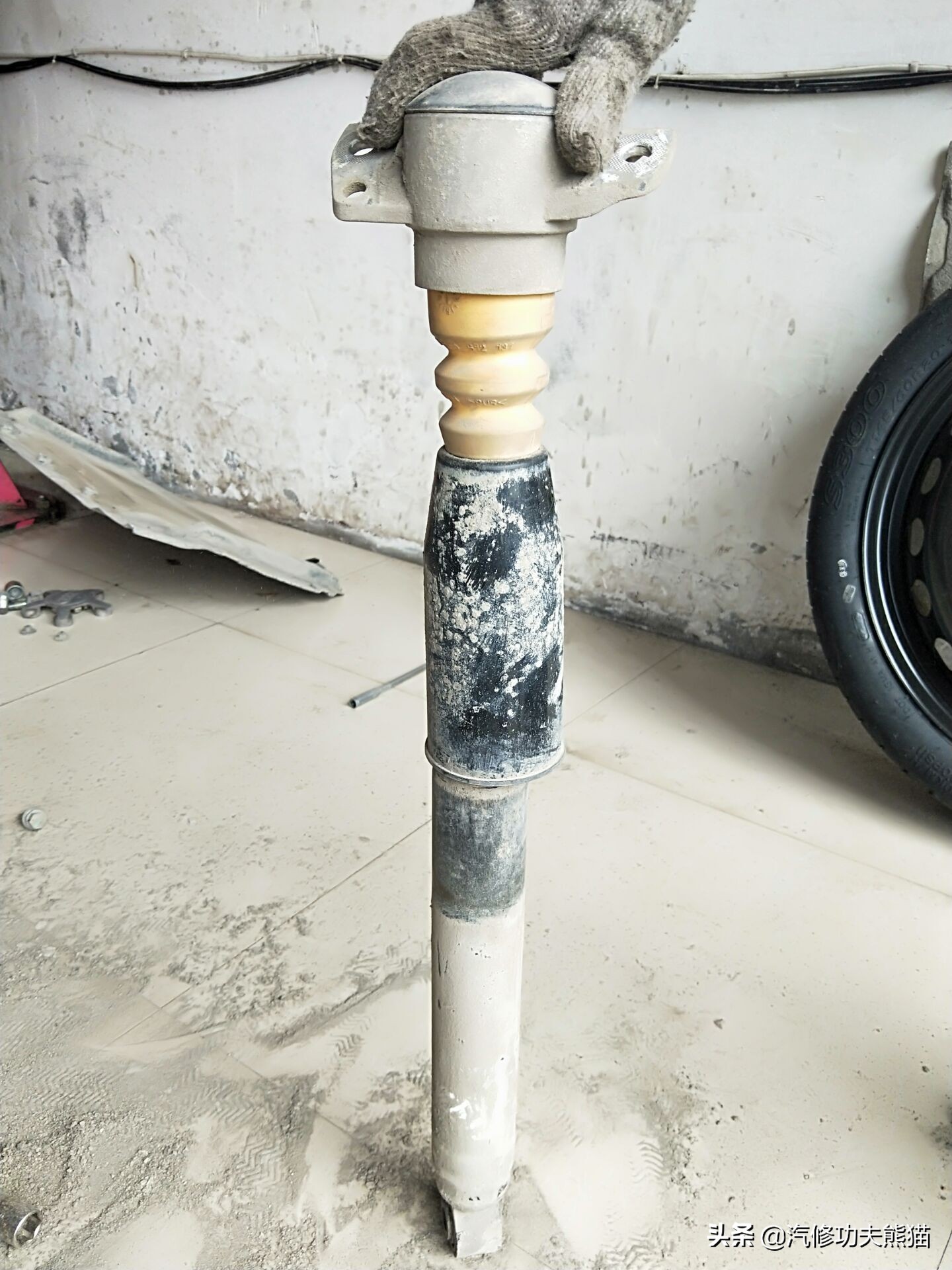 07年奥迪a6轻微烧机油怎么解决,奥迪2007款a6烧机油的原因