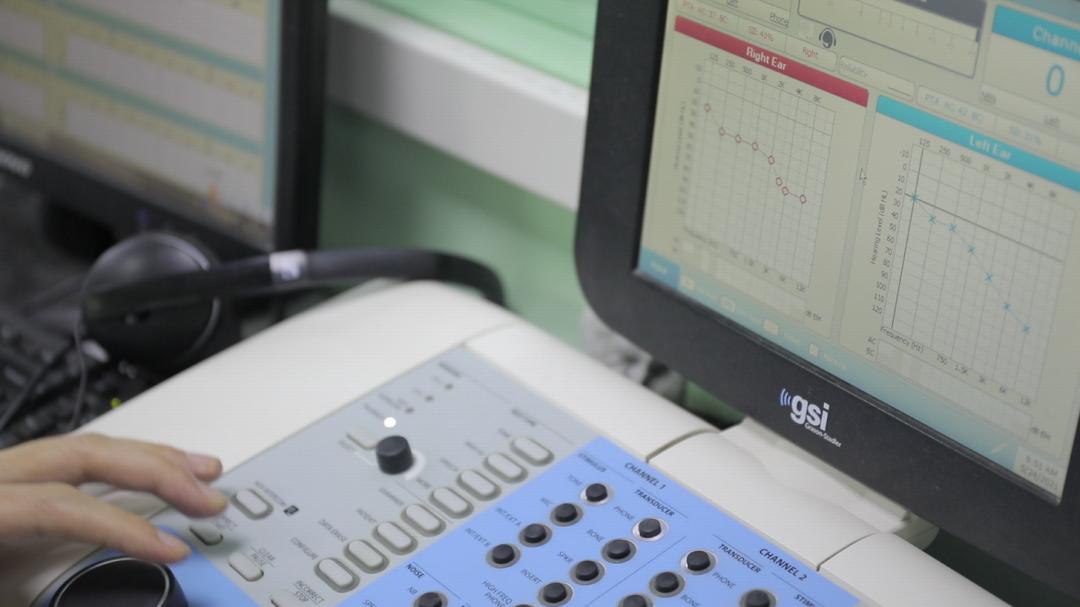 帮助耳朵恢复听力无需手术,耳朵听力康复