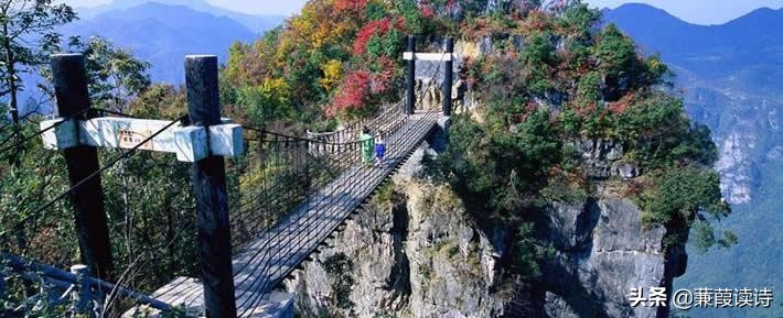 神仙吹出了一个美丽的柴埠溪，赋予这些山峰更加无限美丽的生命