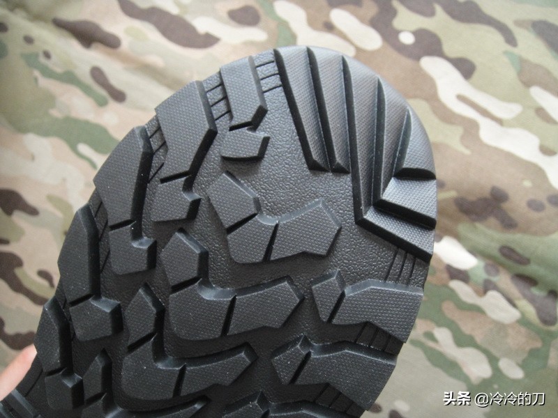 军靴有多舒服,军靴多厚硬不硬