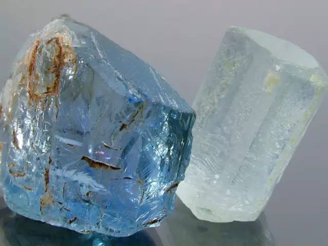 小假碧玺有什么危害,碧玺可用酒精辨真假不