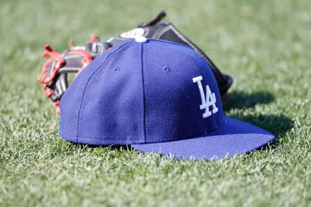 你的朋友会打棒球吗,朋友打棒球