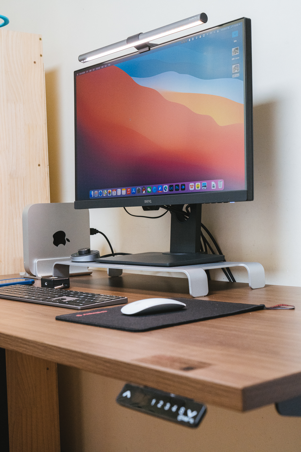 看了何同学的那条视频后……桌搭一款适合自己舒适又实用的桌子