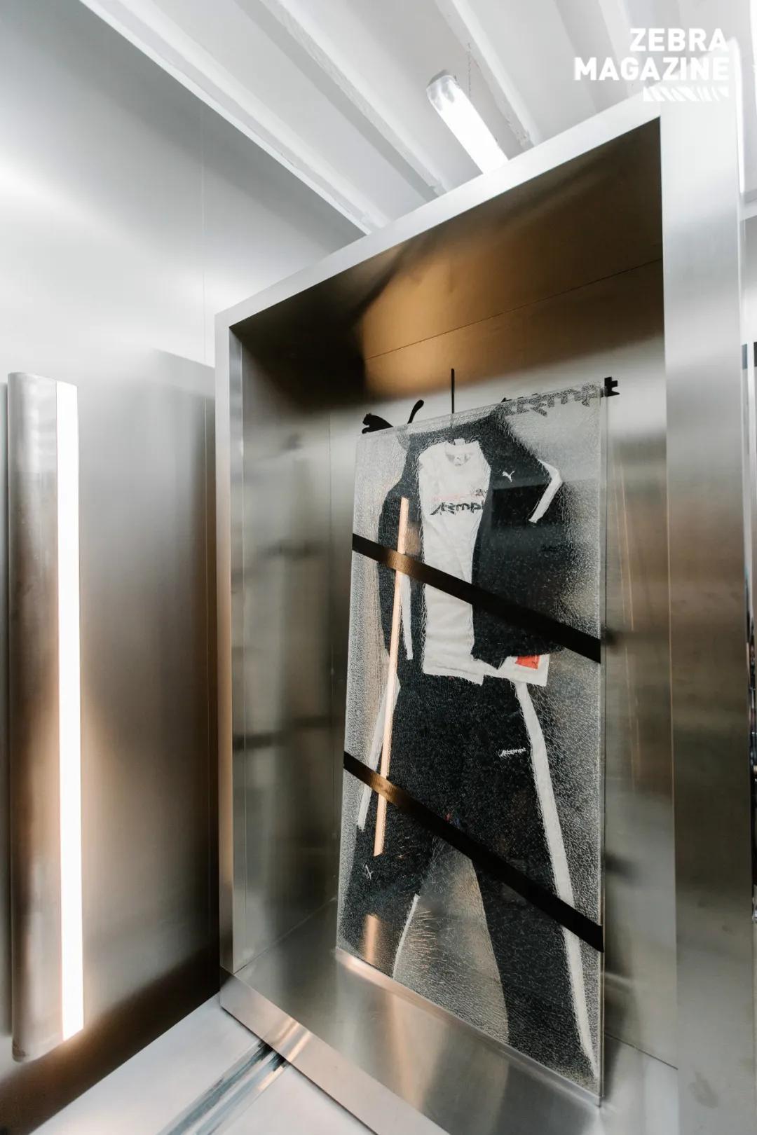 悄悄地说!我们和一众潮人被带去了个神秘空间,里面居然…