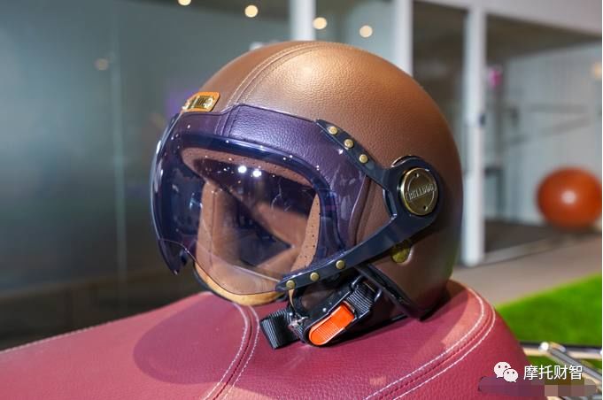 铃木新复古踏板saluto几个颜色,铃木1万左右新款踏板