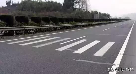 新手司机容易扣分的交通标志,交通线路地面标志图讲解及扣分