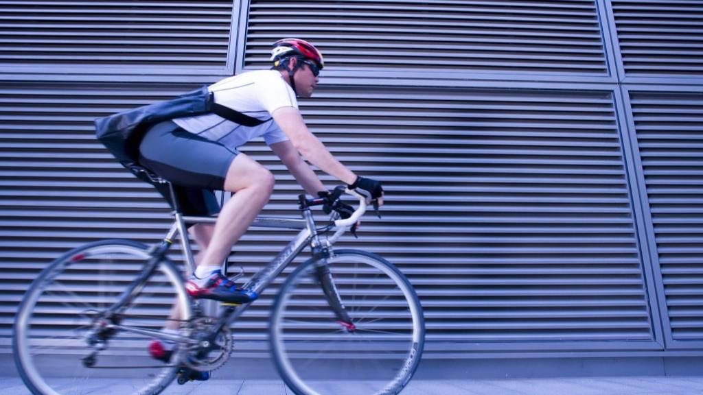 学会骑车的基本技能,骑车新手必学的一些动作