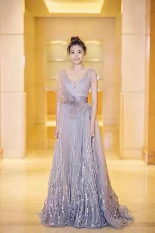 央视足球美女主播马凡舒,央视美女主持人马凡舒