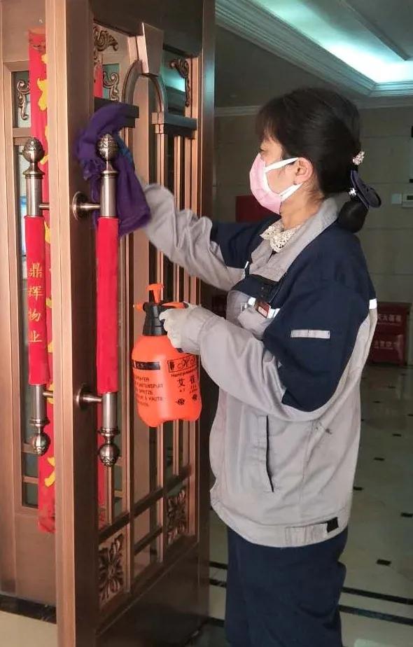 抗疫当下感谢政府的关心和慰问,抗疫感谢爱心企业人士