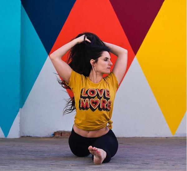 手臂的肉松弛是什么原因,手臂肉肉松弛是怎么造成的