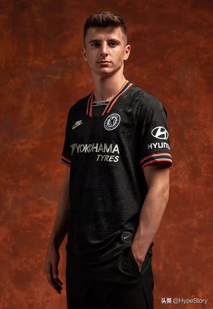 球衣穿搭秋天,球衣穿搭选什么版本