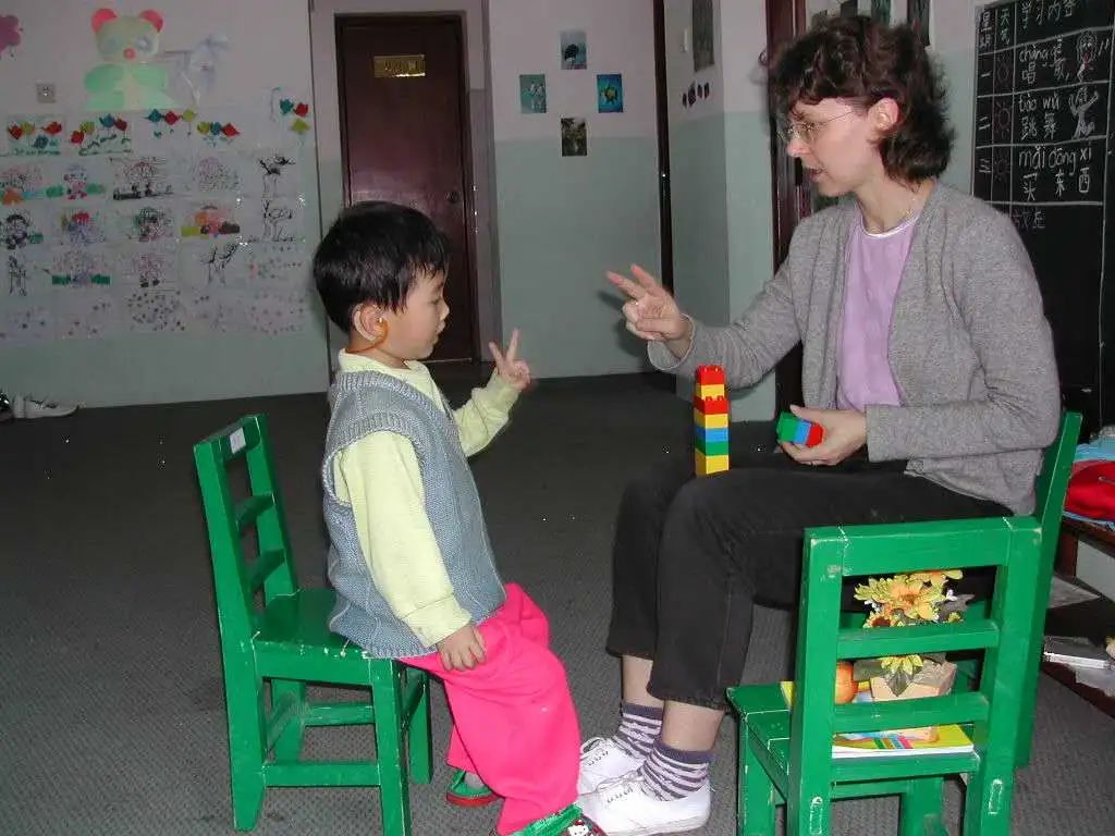 一家“无声”面包坊，一对德国夫妇，温暖了很多中国人，太治愈了