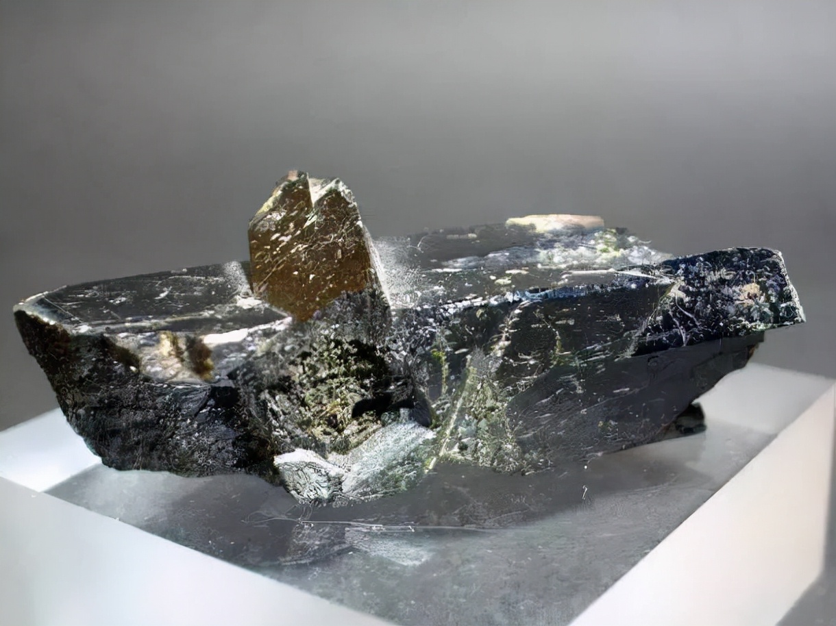 宝石对应的矿物种类及其详细信息,天然宝石鉴别最简单方法