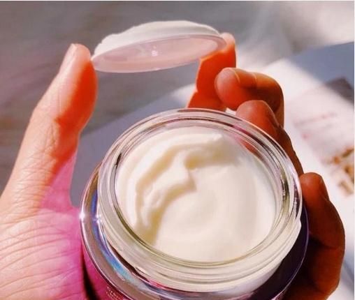 雅诗兰黛面霜滋润款测评,雅诗兰黛面霜抗衰老怎么选