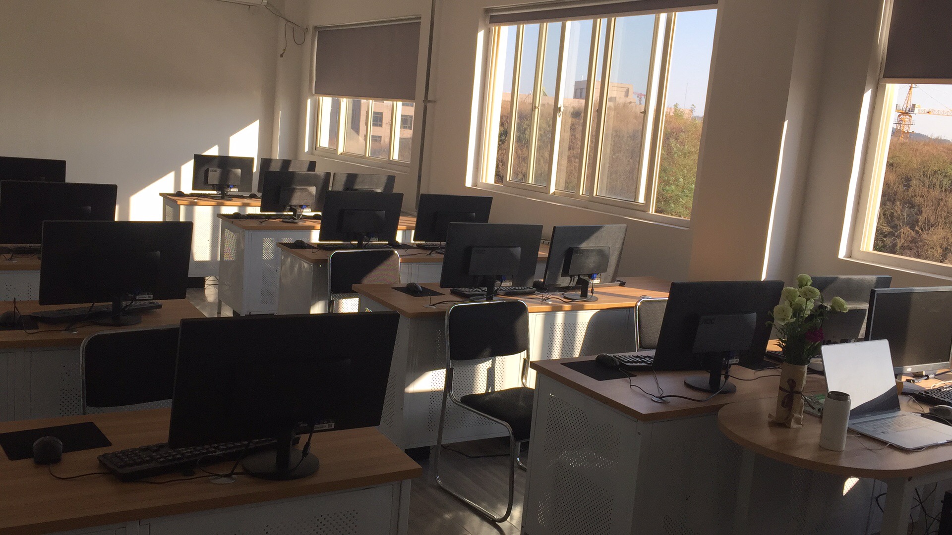 青岛北大青鸟学费一览表,北大青鸟学费一览表