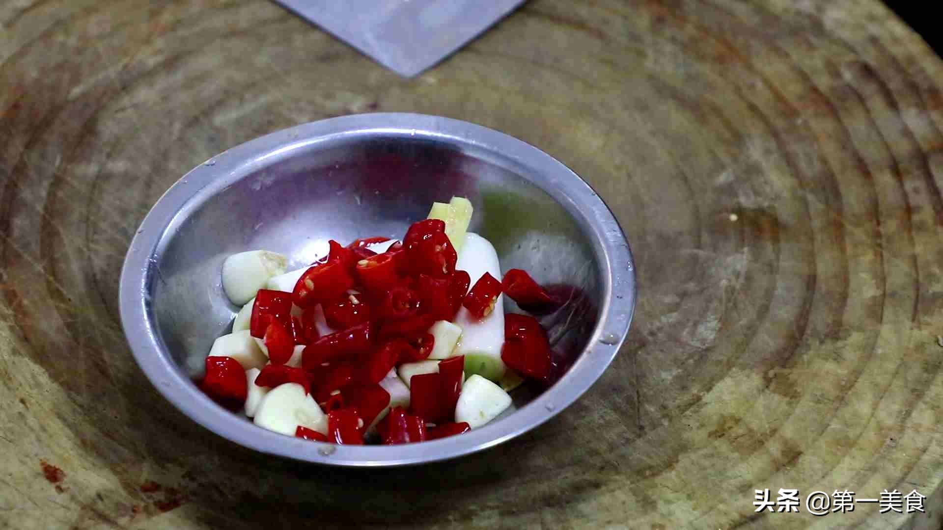 厨师长烤鱼的家常做法,厨师长教你做烤鱼第一集