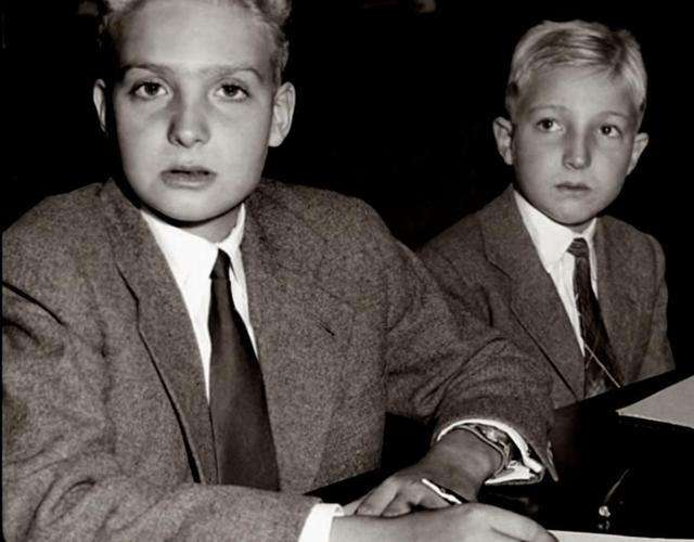 豢养1500位*妇情**，私生子遍布全国，晚年被迫*亡流**海外的西班牙国王