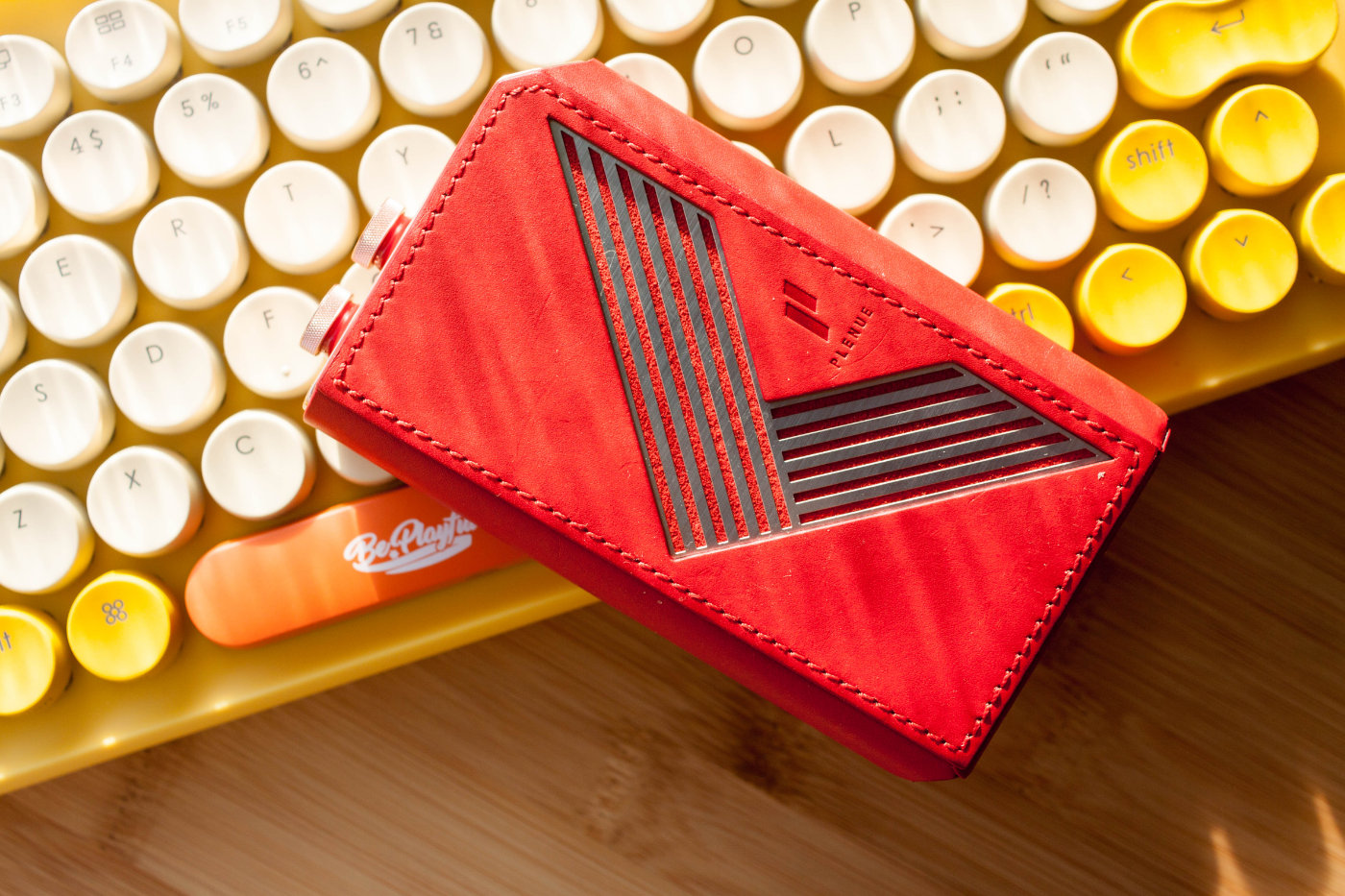 指标爆表的新旗舰声音强悍无敌COWON爱欧迪PL*放播**器