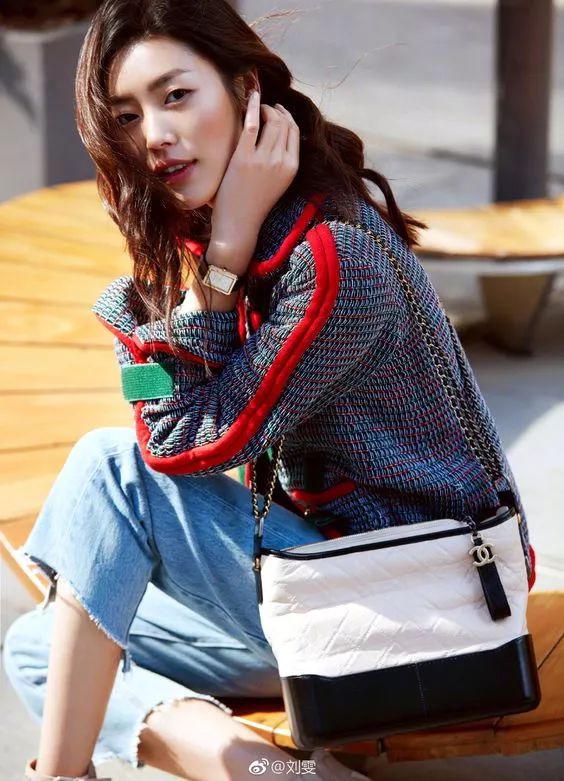 女人一定要有个好包吗,为什么女人只需要一个拥抱