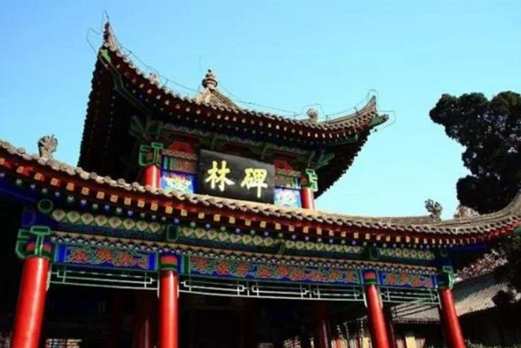 贾平凹题错字被无情嘲讽，莫言错字后却被大笑原谅，网友：看态度