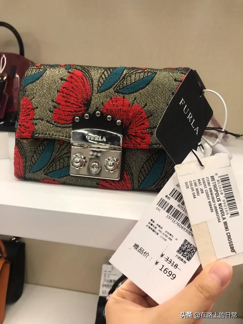 唯品会卖的mk和coach是正品吗,买coach包包现在哪里最合适