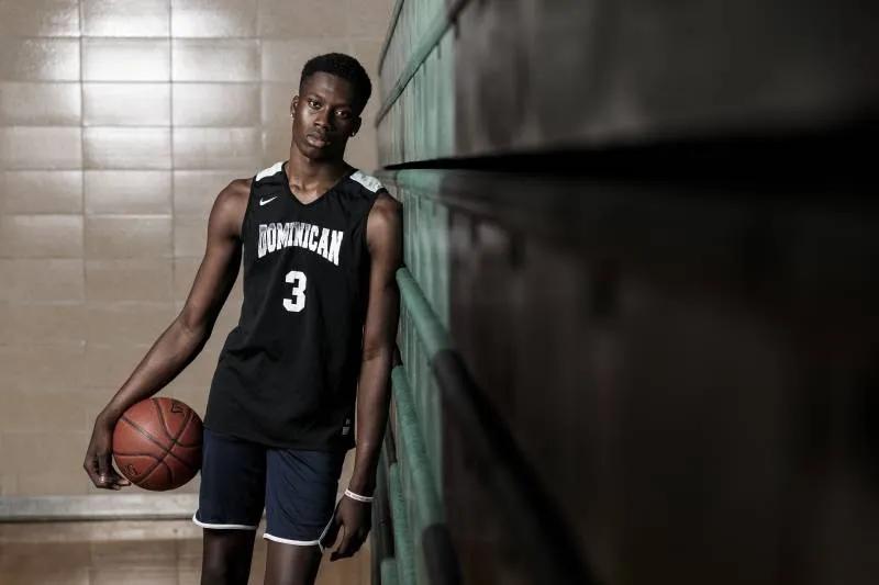 拿下雄鹿总冠军字母哥阿德托昆博,扬尼斯阿德托昆博字母哥fmvp