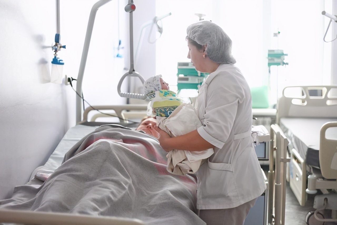 进产房前必备物品清单最新,待产进产房必带8件