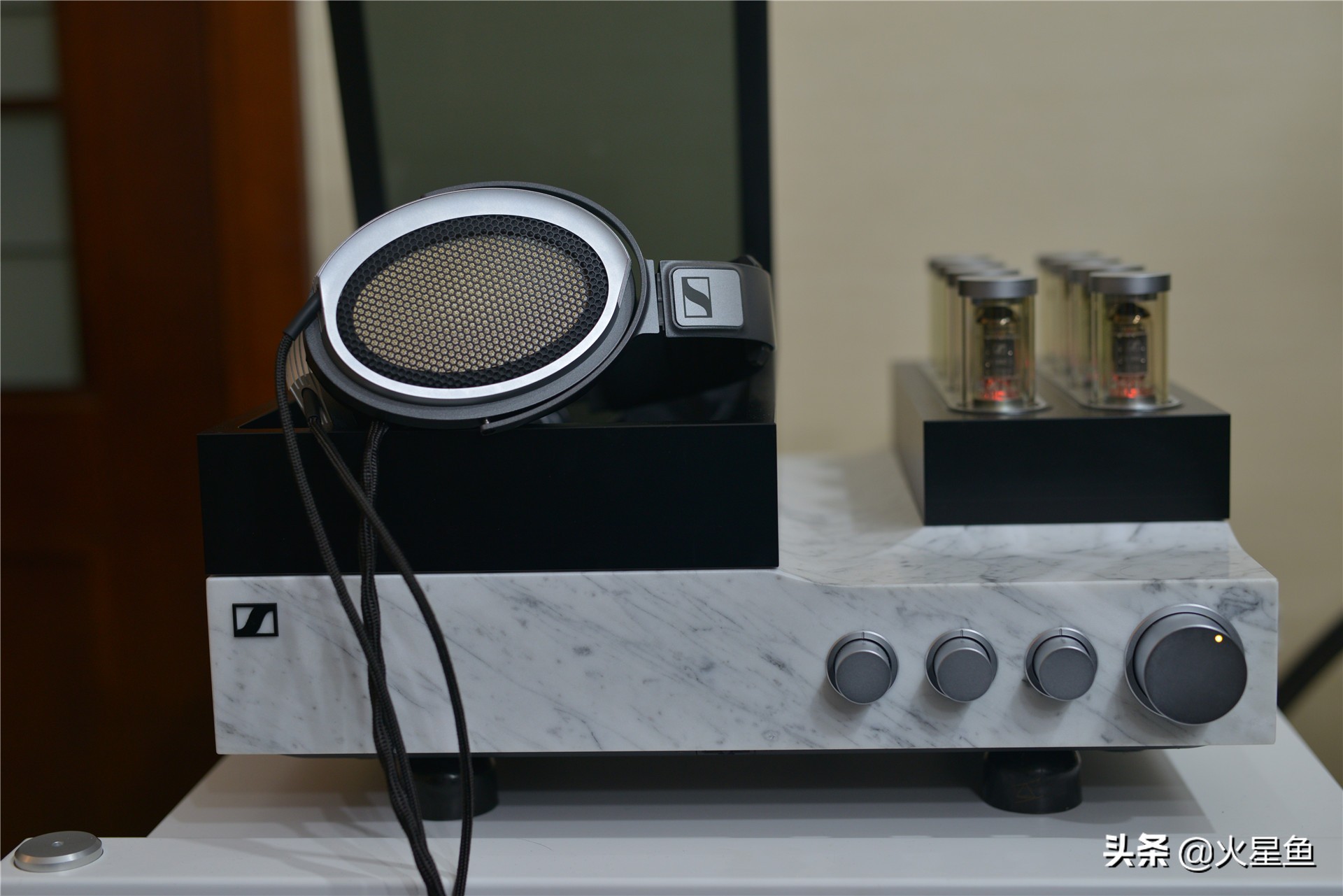 朋友给我买了耳机,朋友买了个耳机