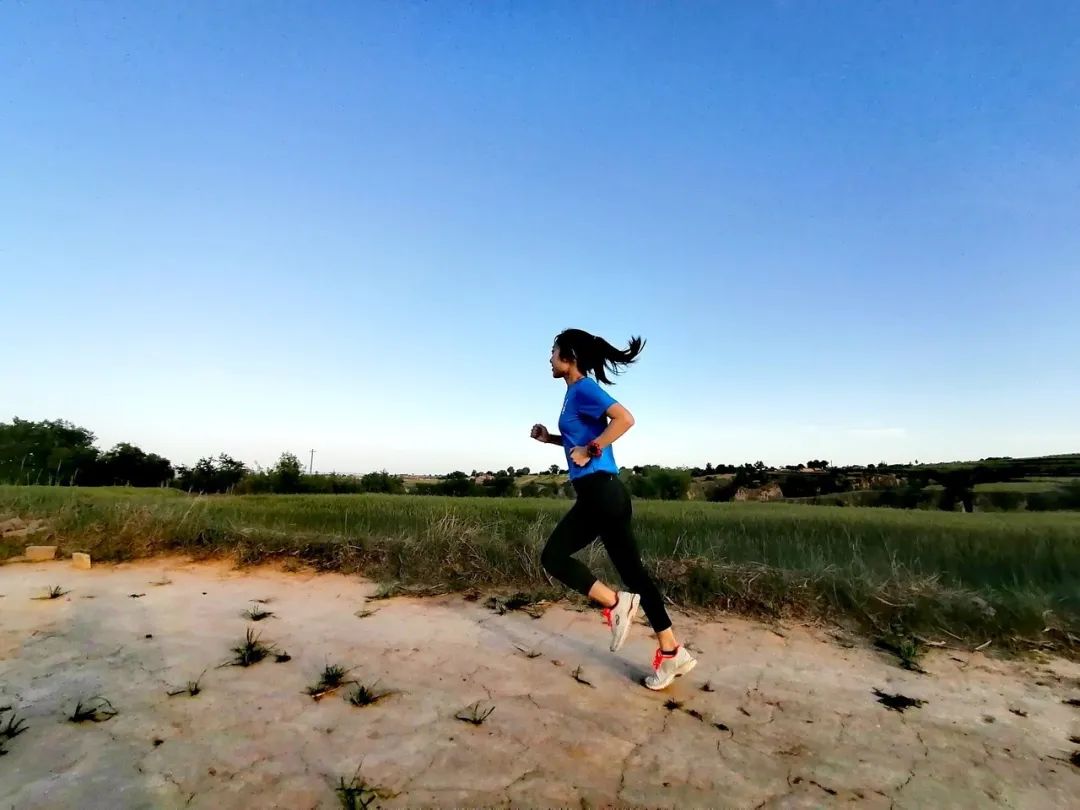 卡西欧gbd-h1000gps功能,卡西欧gbd-h1000有六局电波吗