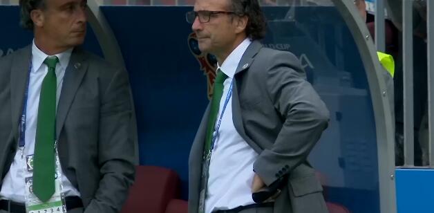 国足对沙特防守阵型,国足应警惕对手的边路进攻战术