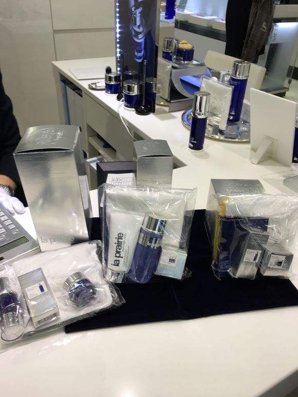 鱼子精华是基础精华吗,莱珀妮鱼子精华和赫莲娜精华