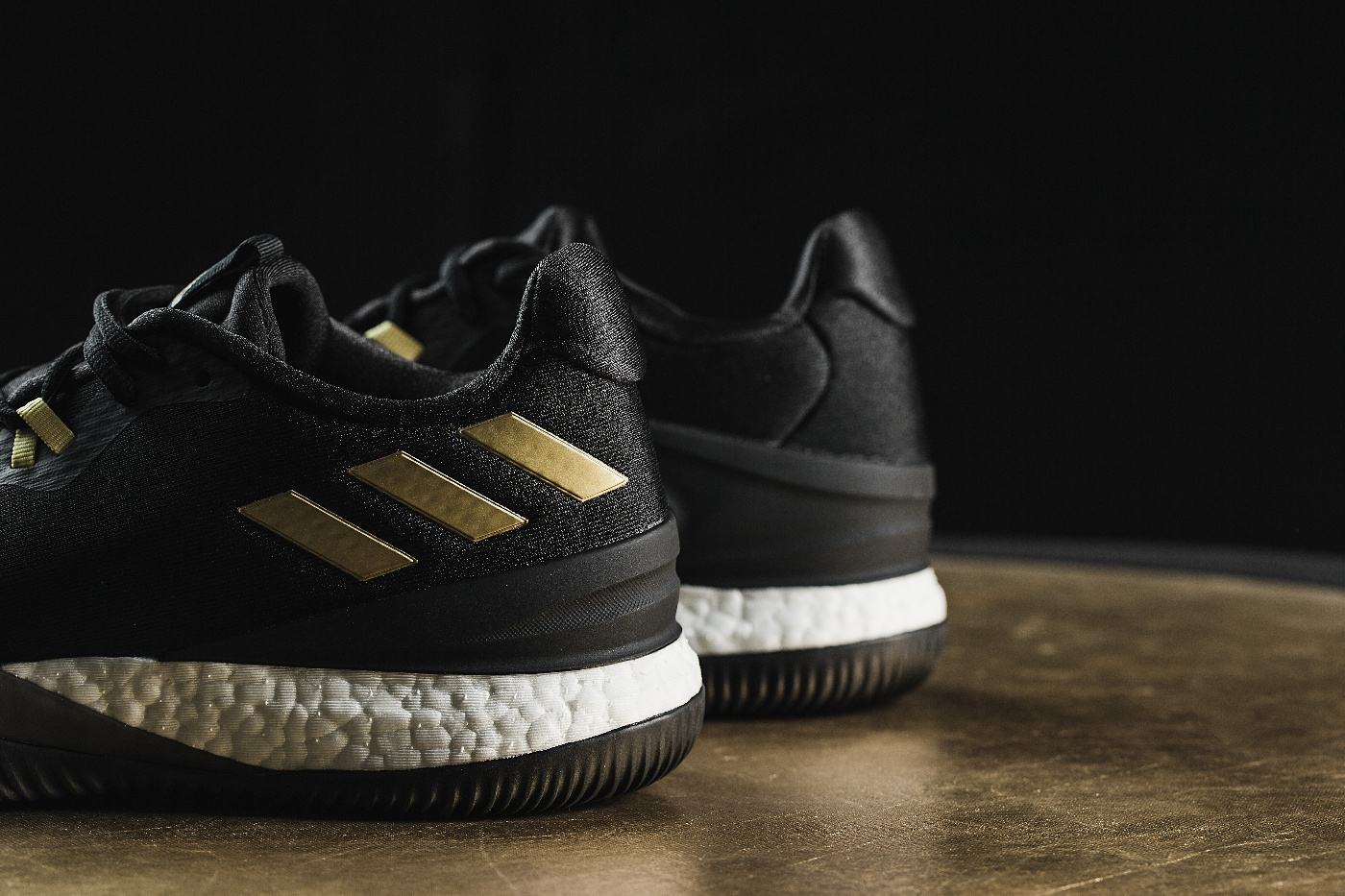 阿迪经典篮球鞋有哪些,阿迪篮球鞋偏小还是偏大