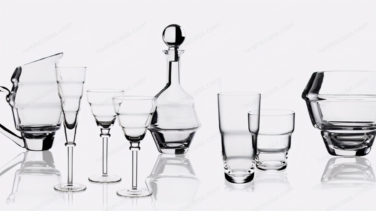 把玻璃烧成艺术品,将玻璃经过高温融化再做成工艺品