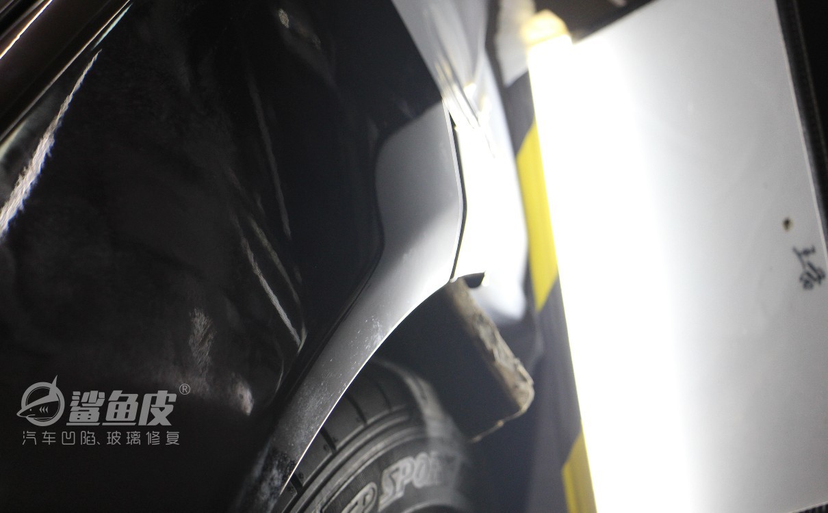 捷豹xfl内翼子板内衬脱落修复,捷豹xfl前叶子板维修