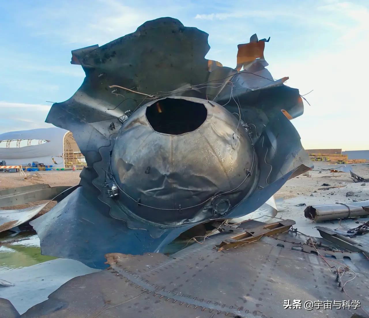 馅大皮薄的星舰S8爆炸现场,看马斯克距真正的探空之路有多远