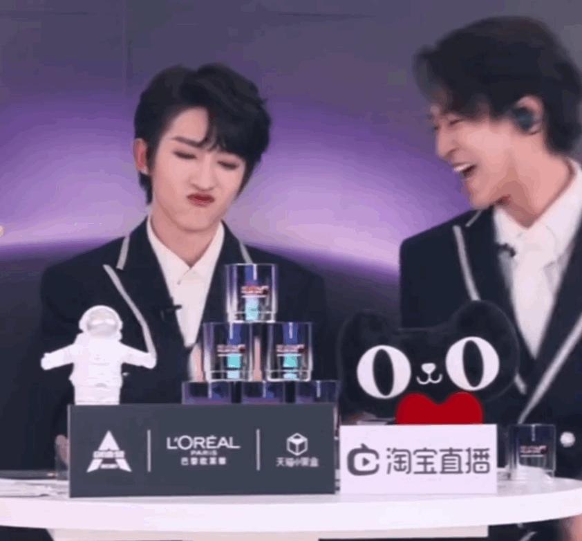 嗑cp式恋爱是什么感觉,谈什么恋爱嗑cp才是真正的快乐